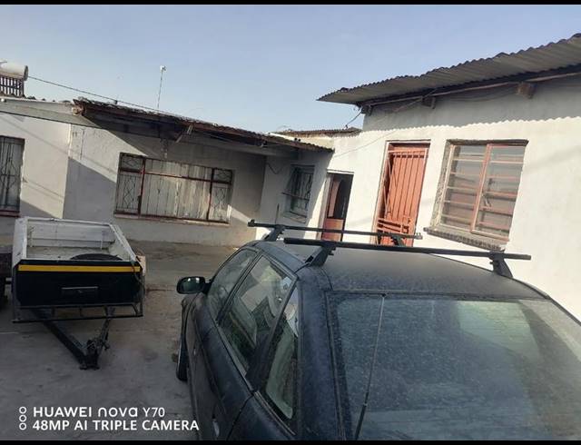 13 BEDROOM HOUSE FOR SALE IN KAALFONTEIN